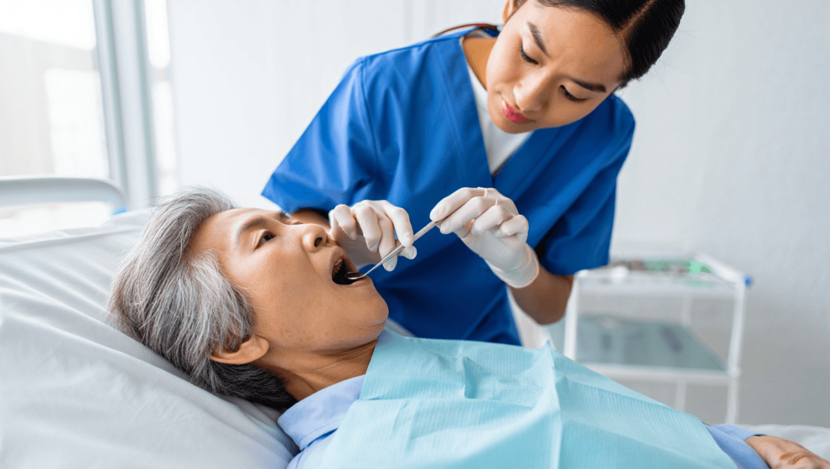 In dieser Geriatrie gibt es direkt auch den zahnärztlichen Befund