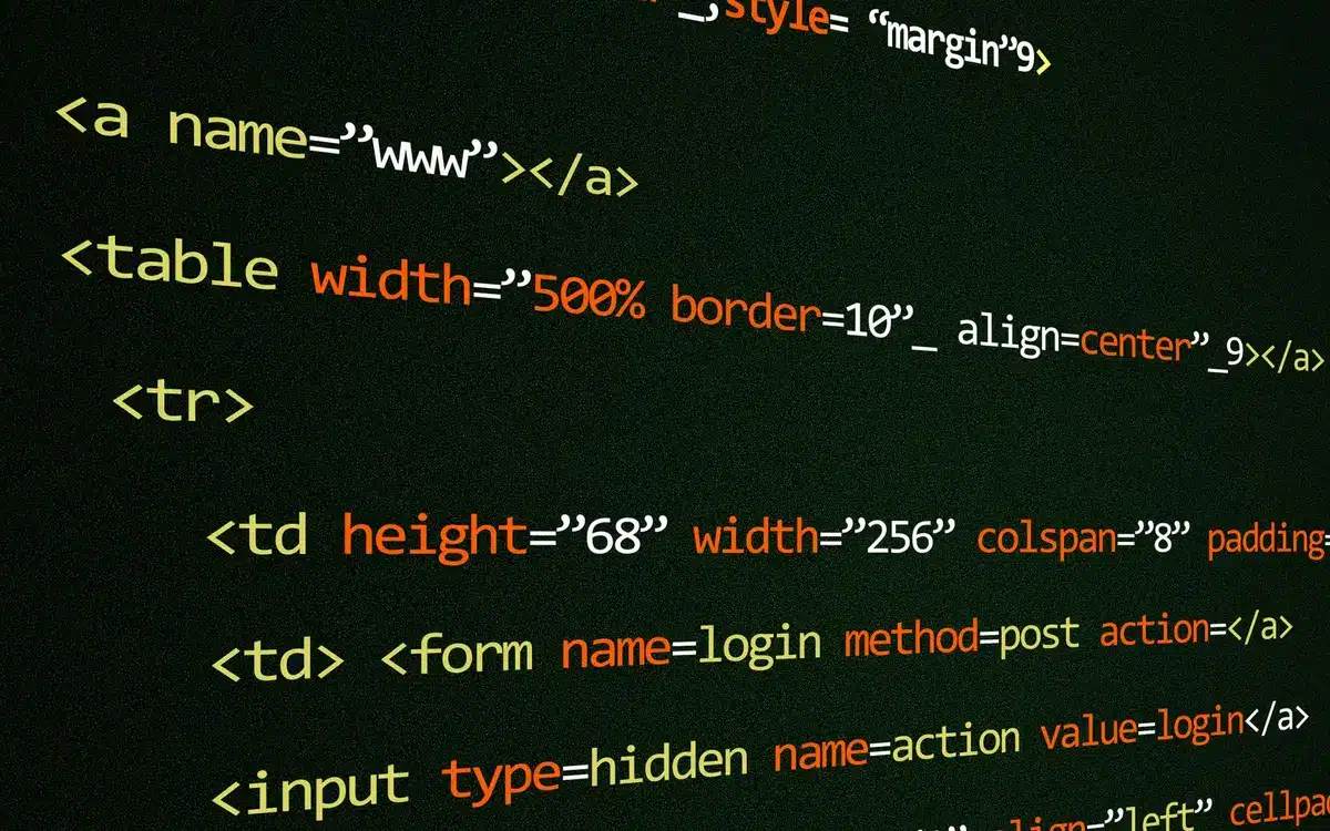 HTML-Editor zeigt semantische Markup-Struktur mit ARIA-Attributen