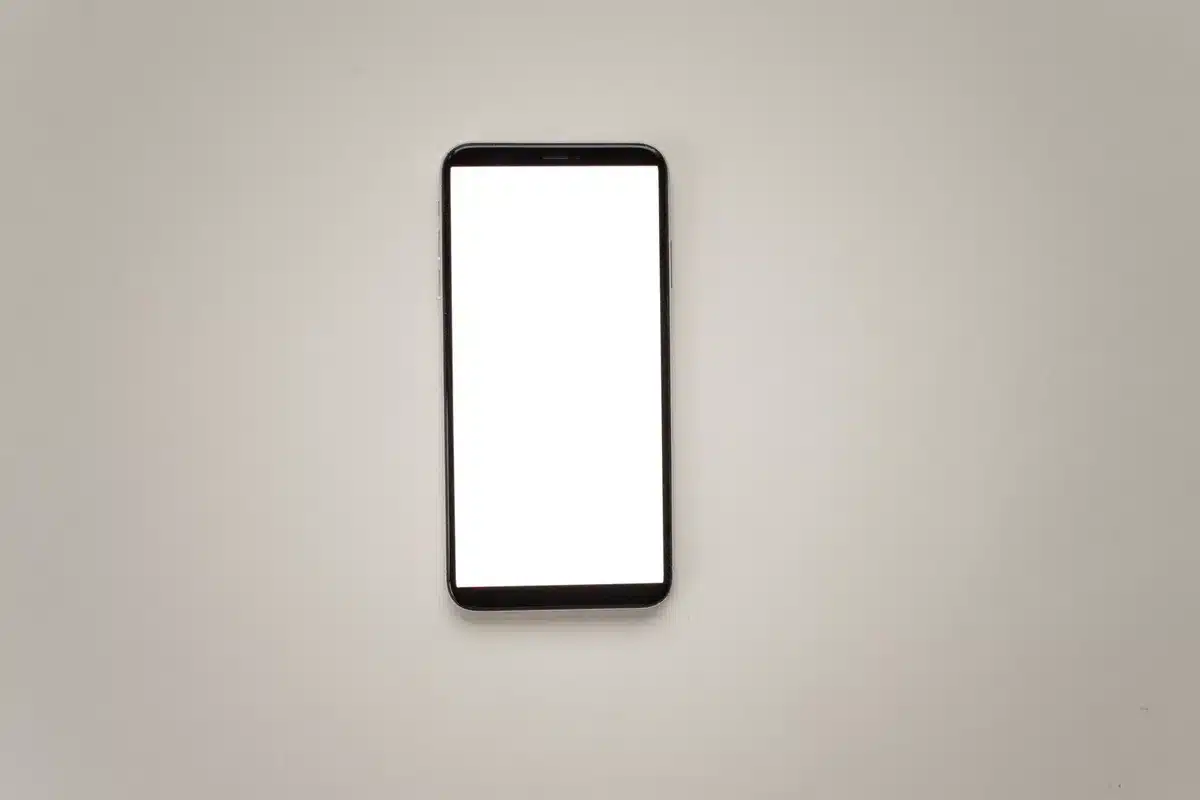 Smartphone-Bildschirm mit benutzerfreundlichen, barrierefreien Share-Buttons und Icons